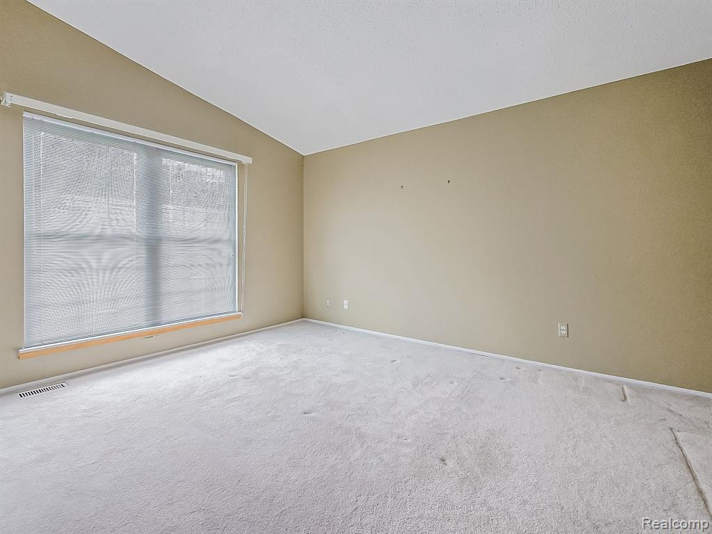 22260 PONDVIEW, Novi, MI — Photo 10