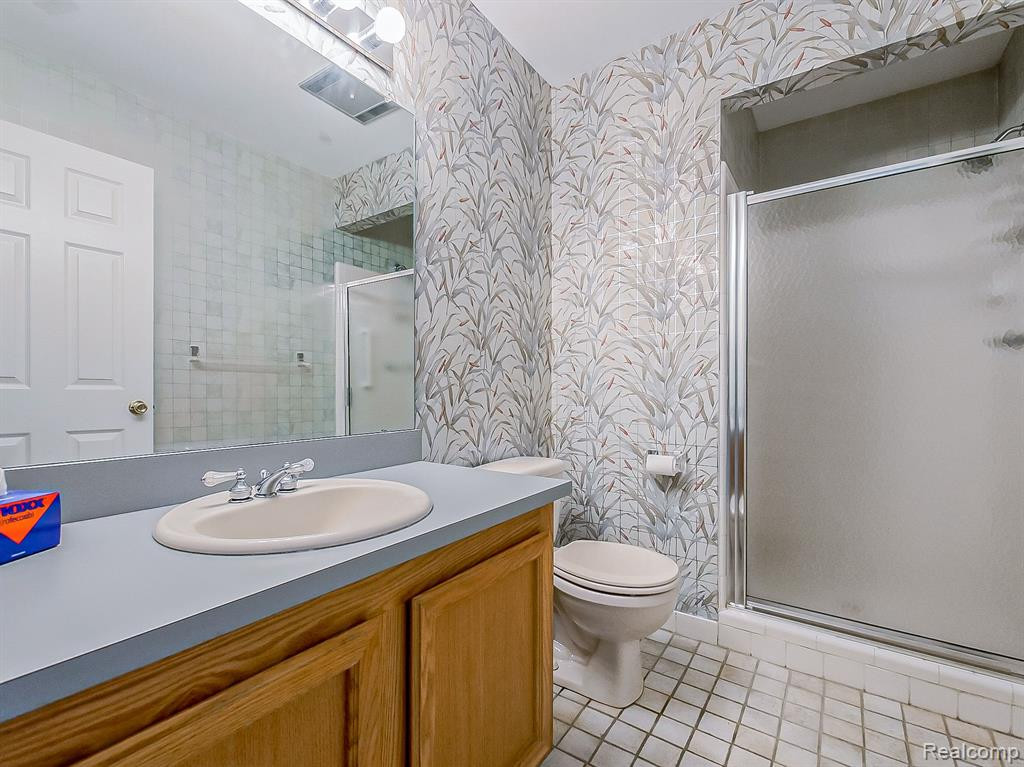 22260 PONDVIEW, Novi, MI — Photo 17