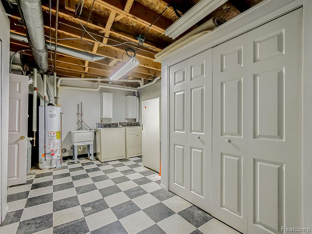 22260 PONDVIEW, Novi, MI — Photo 19