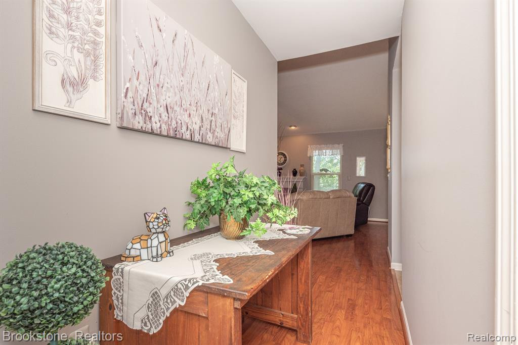 9056 COLONY PARK Drive, Ypsilanti, MI 48197 — Photo 5