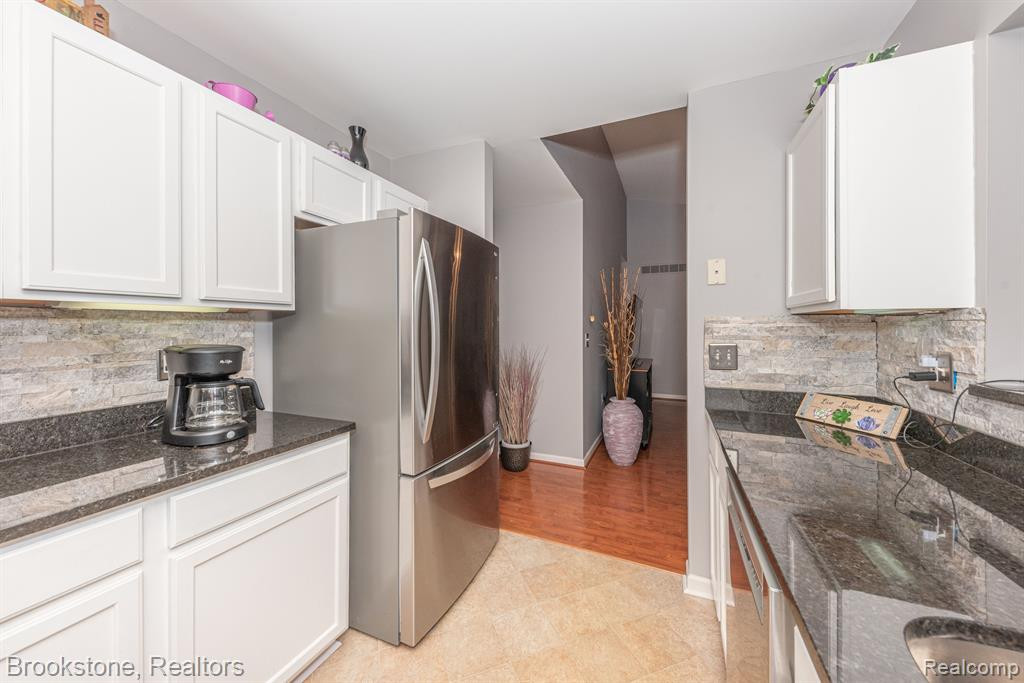 9056 COLONY PARK Drive, Ypsilanti, MI 48197 — Photo 9