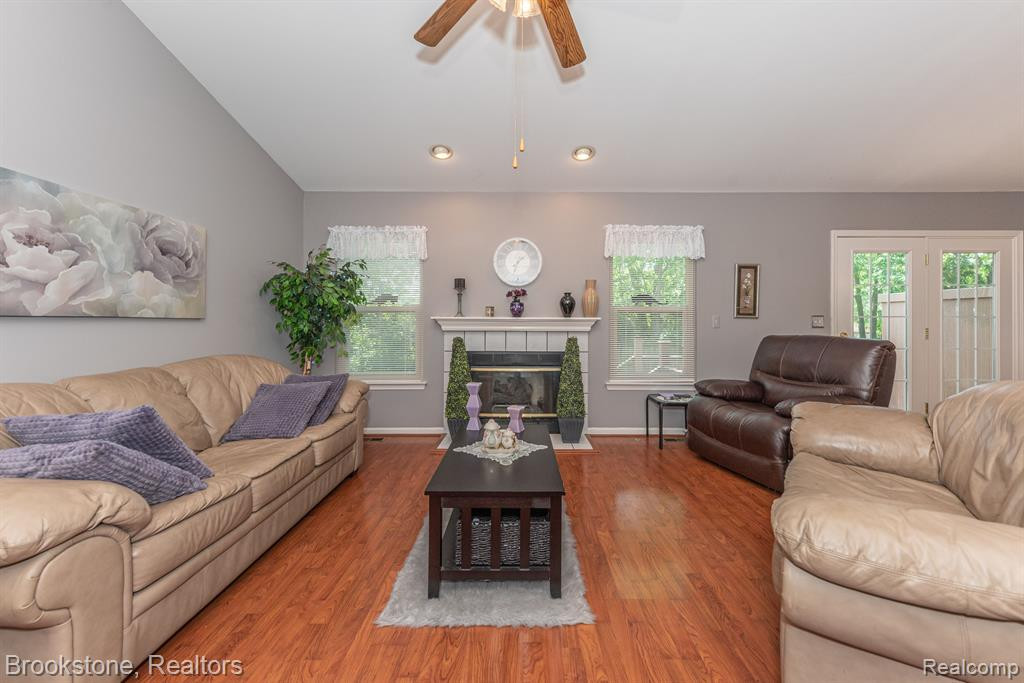 9056 COLONY PARK Drive, Ypsilanti, MI 48197 — Photo 15