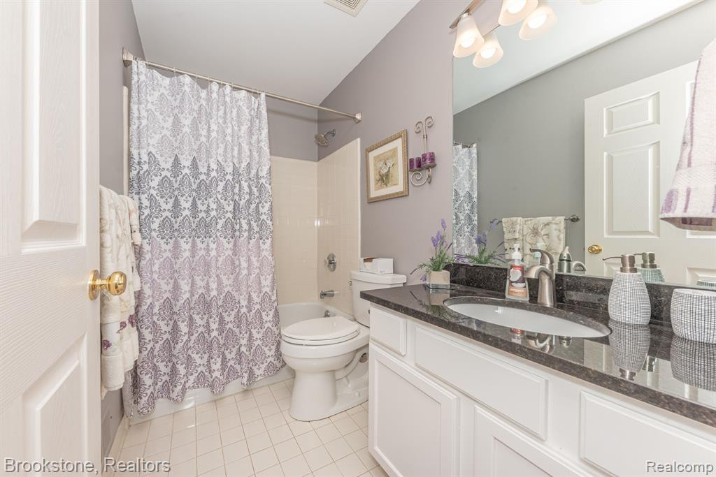 9056 COLONY PARK Drive, Ypsilanti, MI 48197 — Photo 18