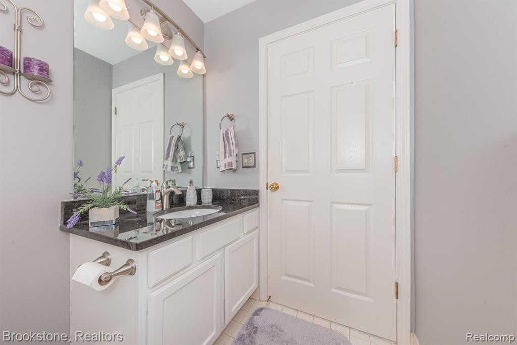 9056 COLONY PARK Drive, Ypsilanti, MI 48197 — Photo 19