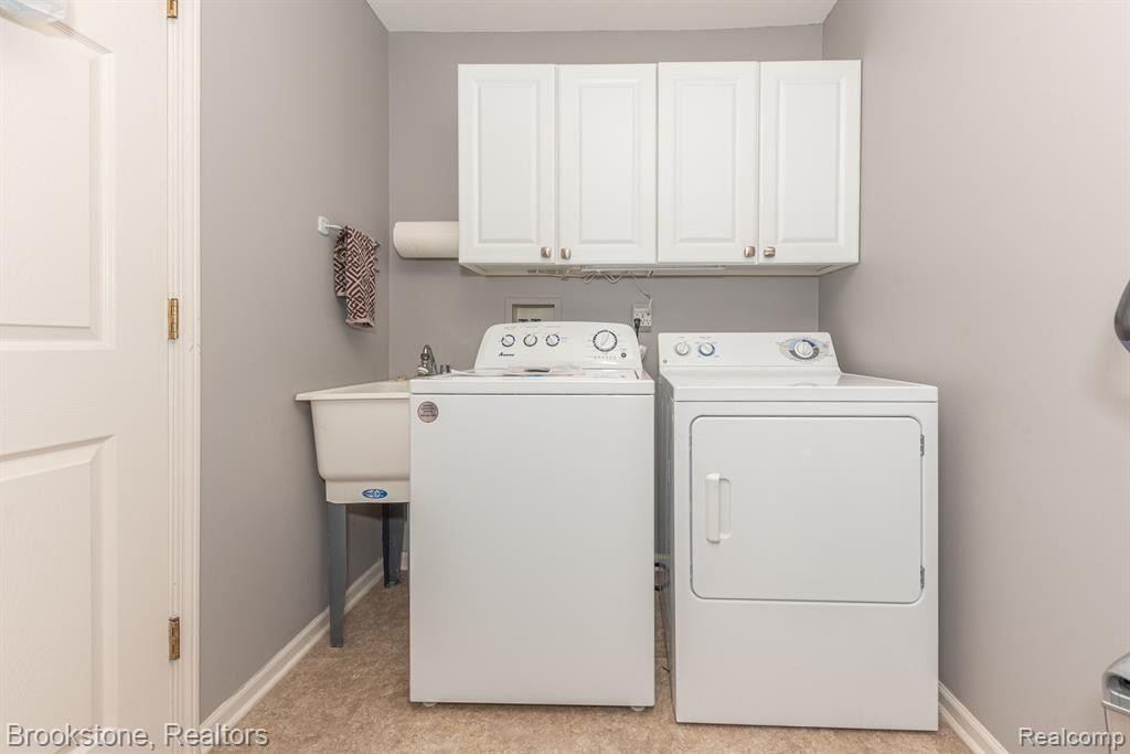 9056 COLONY PARK Drive, Ypsilanti, MI 48197 — Photo 23