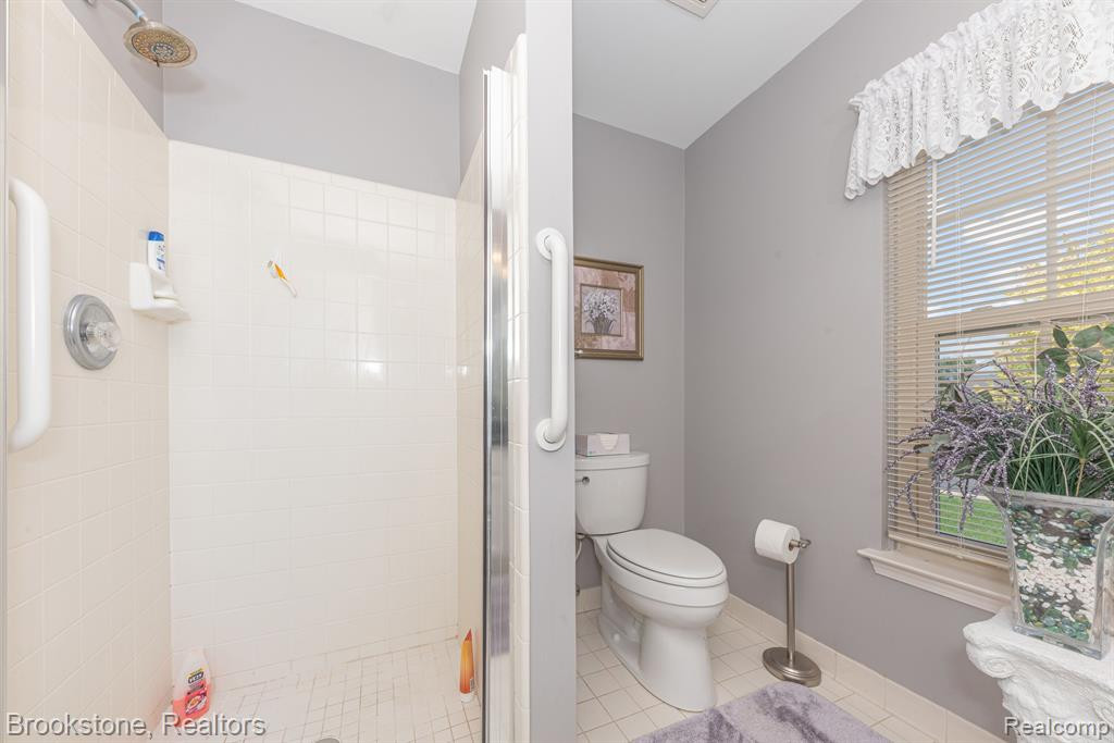 9056 COLONY PARK Drive, Ypsilanti, MI 48197 — Photo 27
