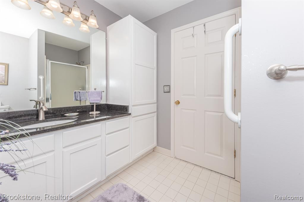 9056 COLONY PARK Drive, Ypsilanti, MI 48197 — Photo 28