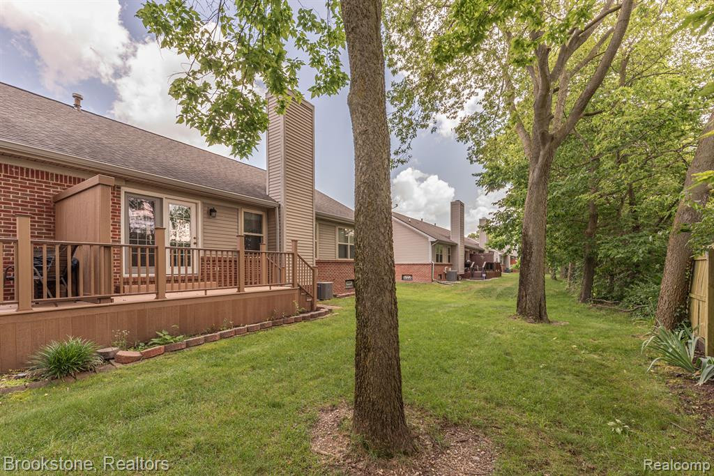 9056 COLONY PARK Drive, Ypsilanti, MI 48197 — Photo 35