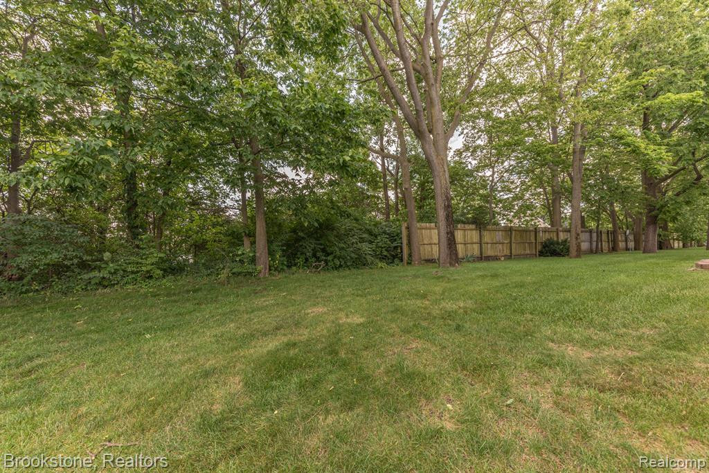 9056 COLONY PARK Drive, Ypsilanti, MI 48197 — Photo 38