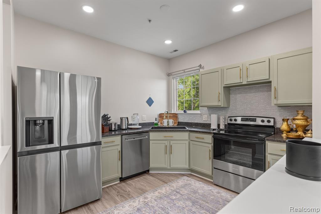 300 CHERRY STONE Drive, Canton, MI 48188 — Photo 13