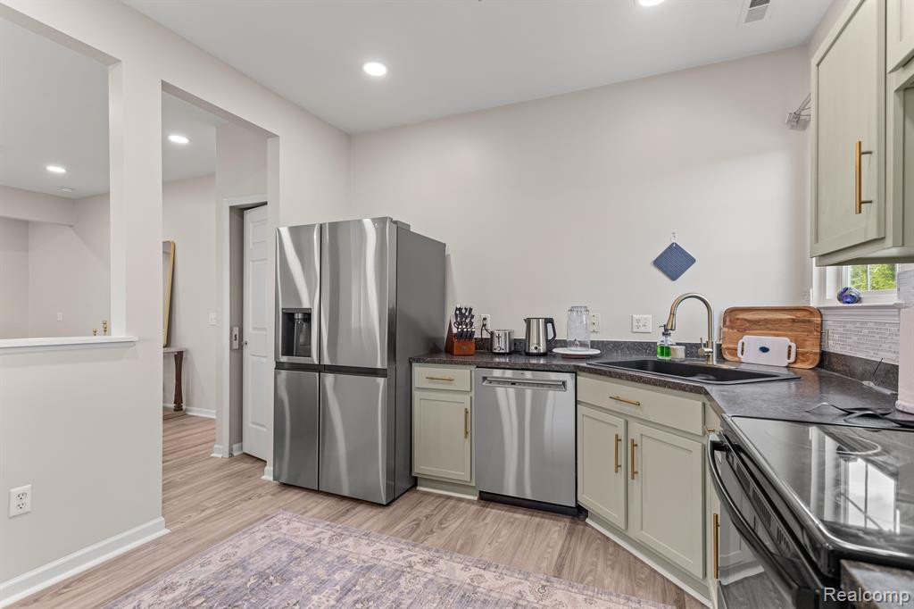 300 CHERRY STONE Drive, Canton, MI 48188 — Photo 14