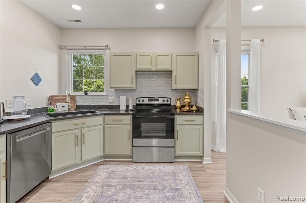 300 CHERRY STONE Drive, Canton, MI 48188 — Photo 15