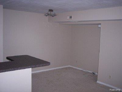 30535 W 14 Mile Road, 19, Farmington Hills, MI 48334 — Photo 3