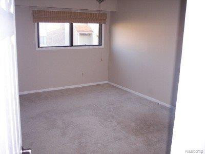 30535 W 14 Mile Road, 19, Farmington Hills, MI 48334 — Photo 5