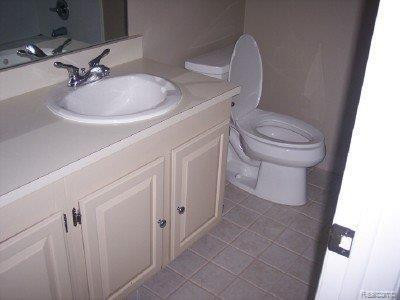 30535 W 14 Mile Road, 19, Farmington Hills, MI 48334 — Photo 6