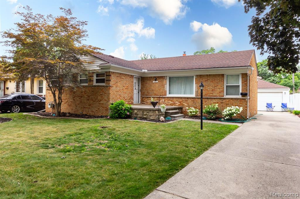 6354 KOLB Avenue, Allen Park, MI 48101 — Photo 2