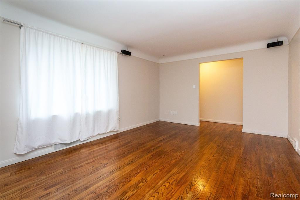 6354 KOLB Avenue, Allen Park, MI 48101 — Photo 7