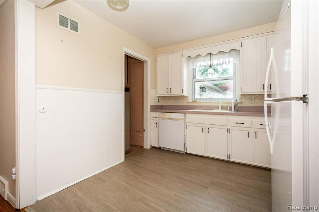 6354 KOLB Avenue, Allen Park, MI 48101 — Photo 10