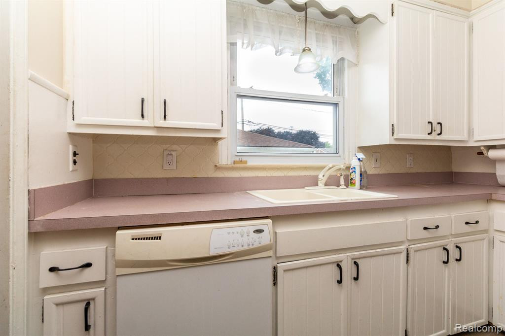6354 KOLB Avenue, Allen Park, MI 48101 — Photo 11