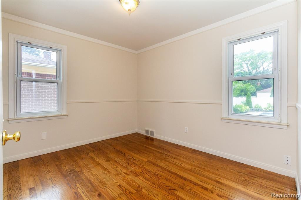 6354 KOLB Avenue, Allen Park, MI 48101 — Photo 17