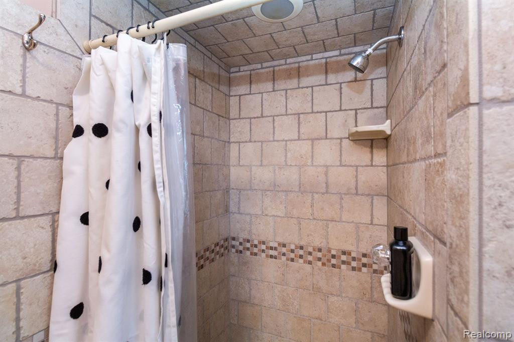 6354 KOLB Avenue, Allen Park, MI 48101 — Photo 22