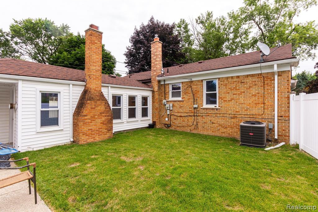 6354 KOLB Avenue, Allen Park, MI 48101 — Photo 32