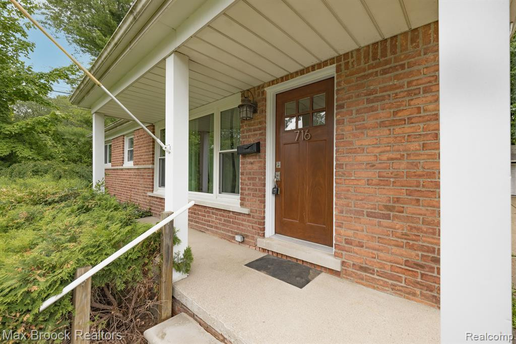 716 E LA SALLE Avenue, Royal Oak, MI 48073 — Photo 3