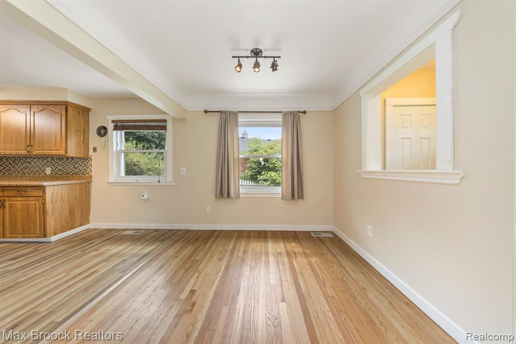716 E LA SALLE Avenue, Royal Oak, MI 48073 — Photo 6