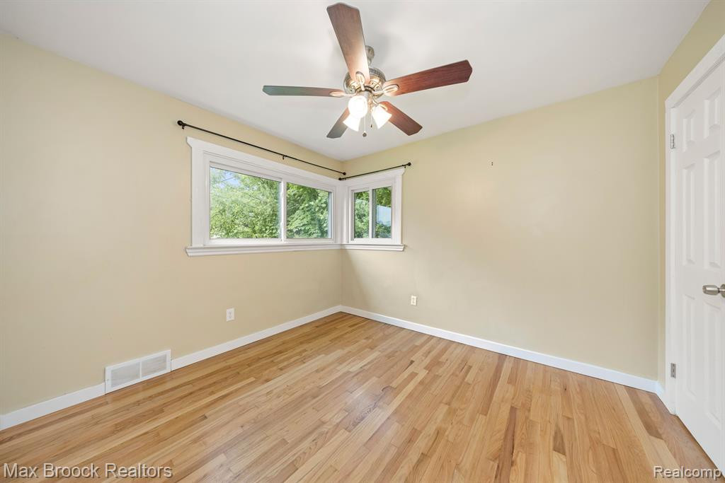 716 E LA SALLE Avenue, Royal Oak, MI 48073 — Photo 10