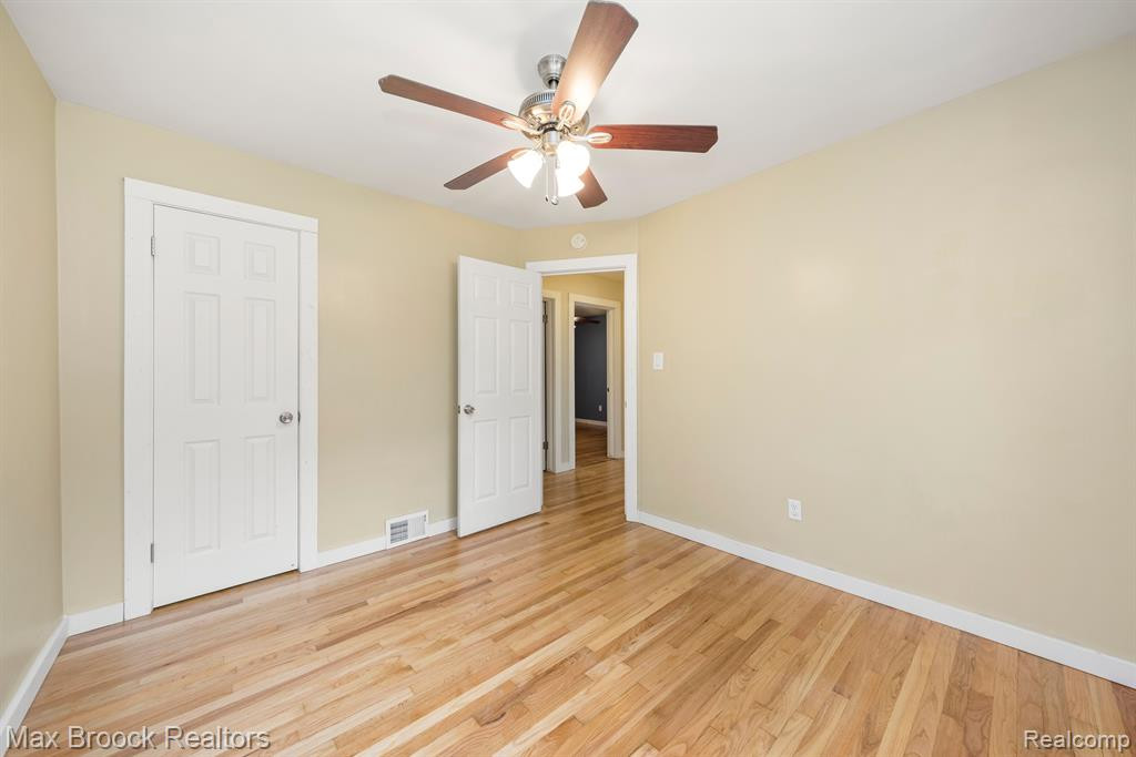 716 E LA SALLE Avenue, Royal Oak, MI 48073 — Photo 11