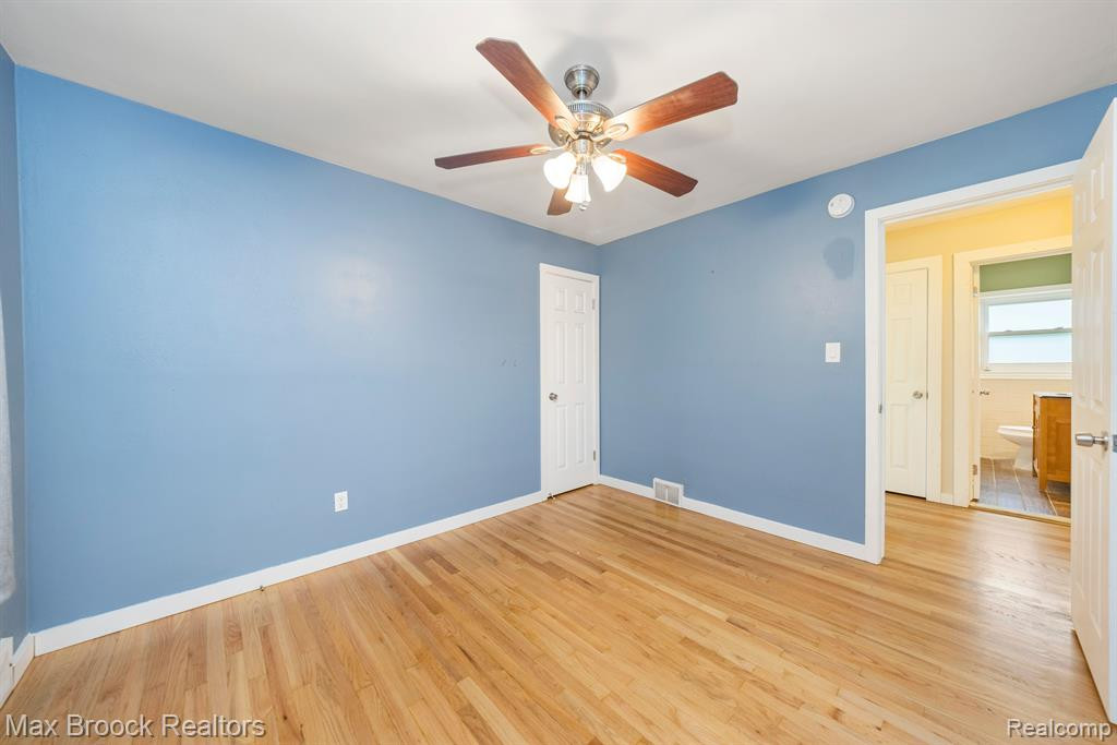 716 E LA SALLE Avenue, Royal Oak, MI 48073 — Photo 13