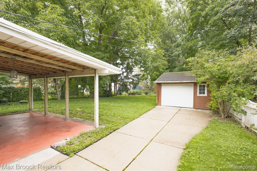 716 E LA SALLE Avenue, Royal Oak, MI 48073 — Photo 19