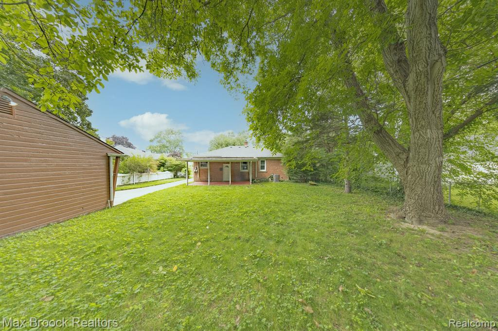 716 E LA SALLE Avenue, Royal Oak, MI 48073 — Photo 22