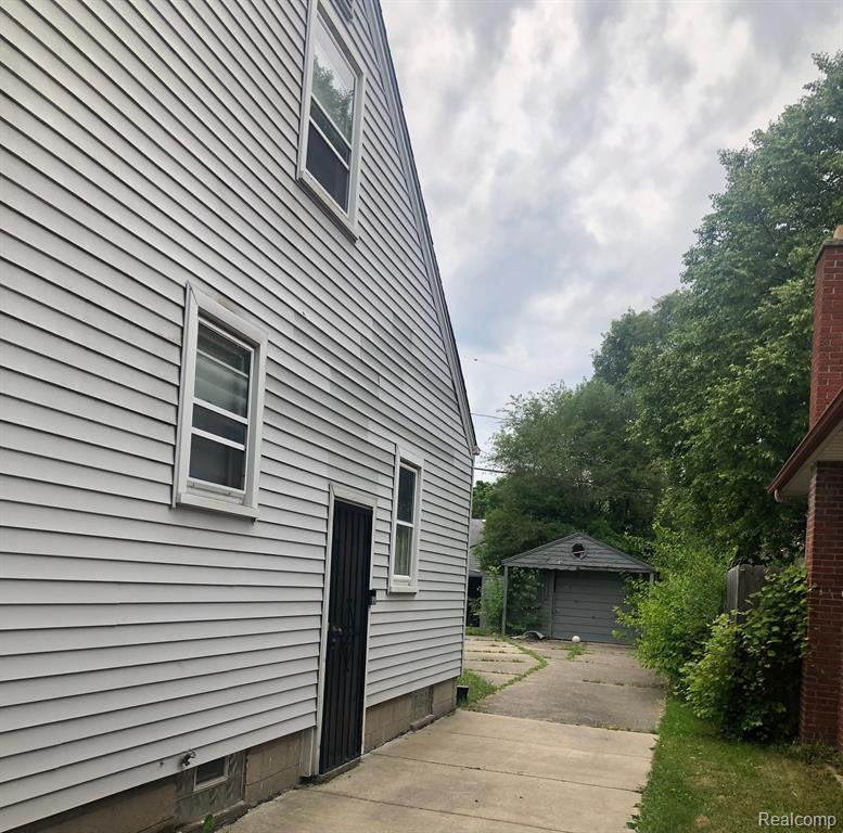 6817 WARWICK Street, Detroit, MI 48228 — Photo 13