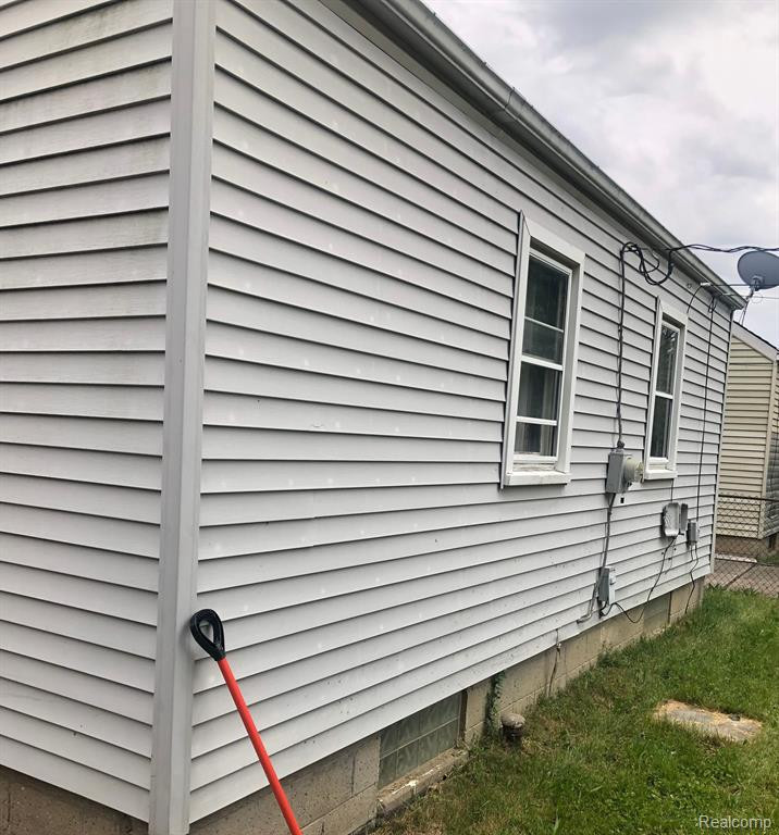 6817 WARWICK Street, Detroit, MI 48228 — Photo 15