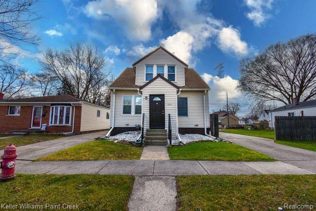 399 W HUDSON Avenue, Madison Heights, MI 48071 — front exterior