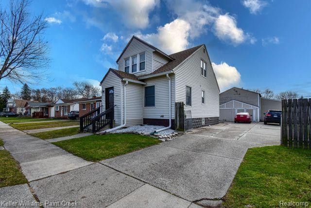 399 W HUDSON Avenue, Madison Heights, MI 48071 — Photo 3