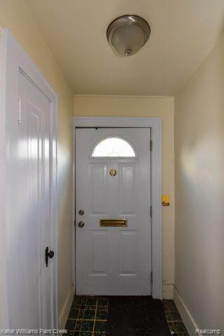 399 W HUDSON Avenue, Madison Heights, MI 48071 — Photo 5