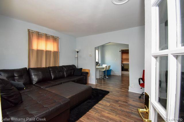 399 W HUDSON Avenue, Madison Heights, MI 48071 — Photo 6
