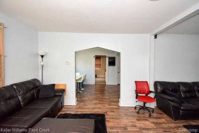 399 W HUDSON Avenue, Madison Heights, MI 48071 — Photo 7