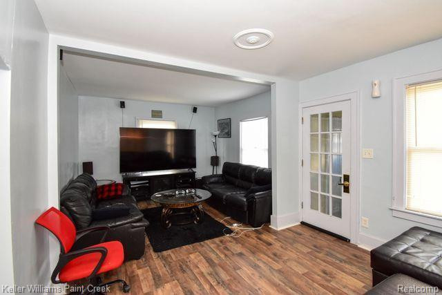 399 W HUDSON Avenue, Madison Heights, MI 48071 — Photo 9