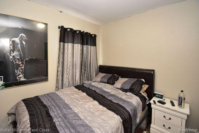 399 W HUDSON Avenue, Madison Heights, MI 48071 — Photo 19