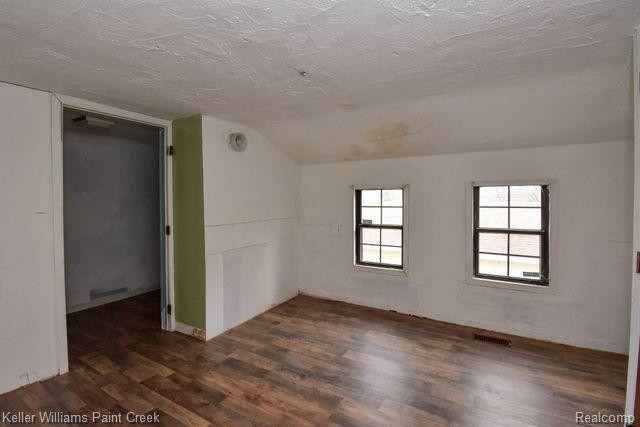 399 W HUDSON Avenue, Madison Heights, MI 48071 — Photo 46