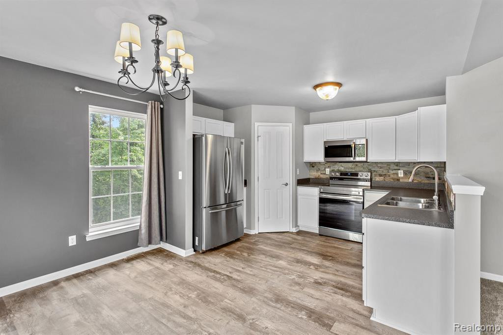 3975 NORWICH Drive, Canton, MI 48188 — Photo 5