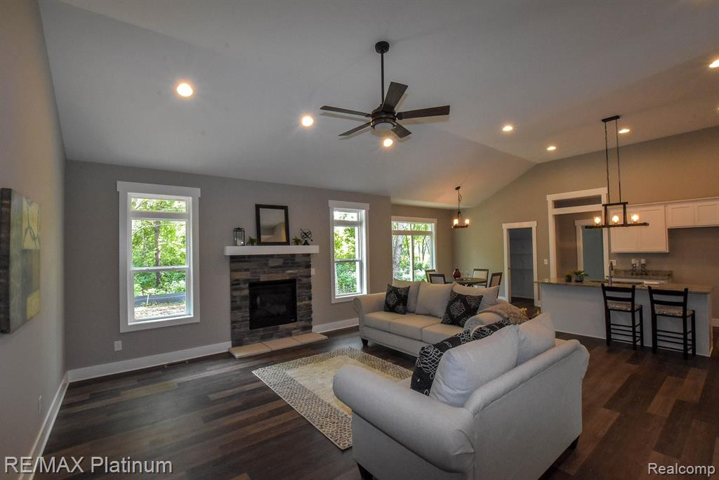 49 Candlelight Court, Brighton, MI 48114 — Photo 12