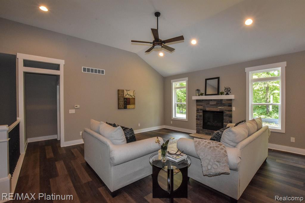 49 Candlelight Court, Brighton, MI 48114 — Photo 14