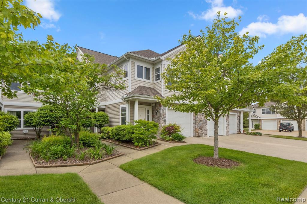 739 CREEKSTONE Lane, Chelsea, MI 48118 — Photo 3