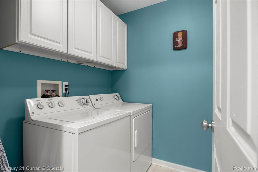 739 CREEKSTONE Lane, Chelsea, MI 48118 — Photo 9
