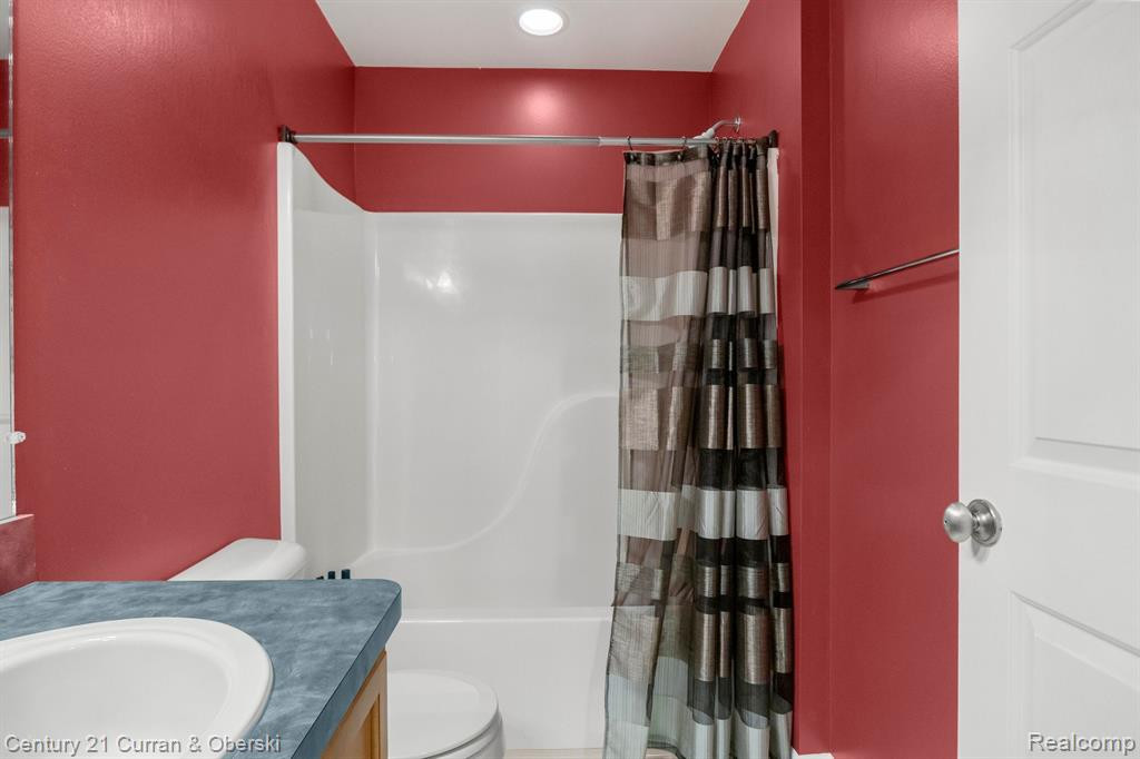 739 CREEKSTONE Lane, Chelsea, MI 48118 — Photo 11