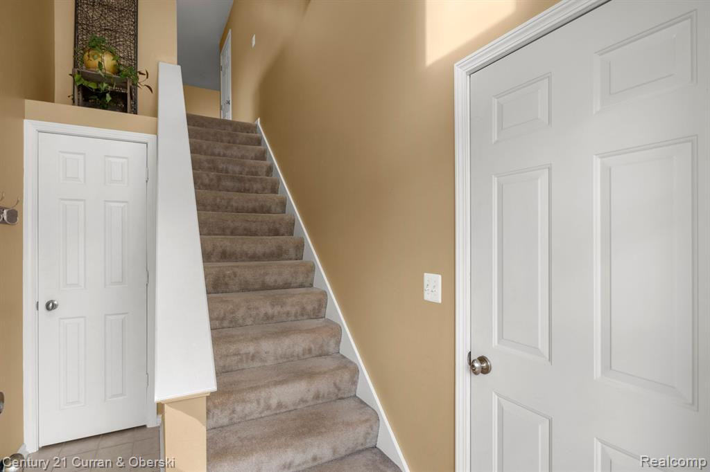 739 CREEKSTONE Lane, Chelsea, MI 48118 — Photo 18